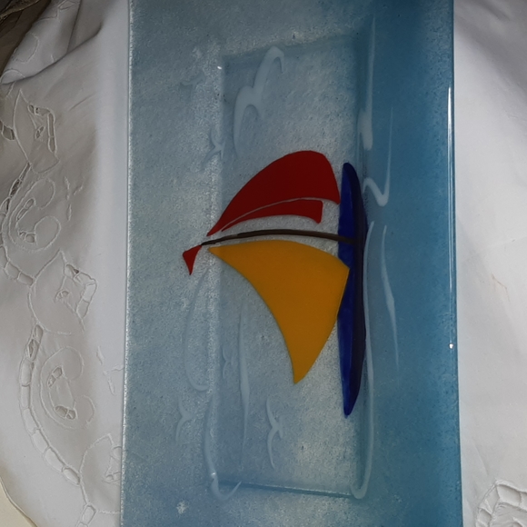 Fused glass rectangular sailboat plate - Picture 2 of 4
